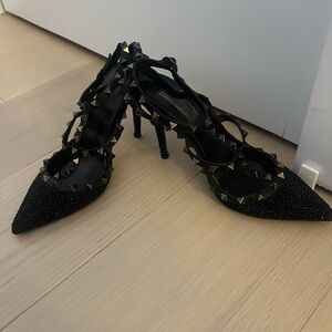 Valentino Rockstud Pumps